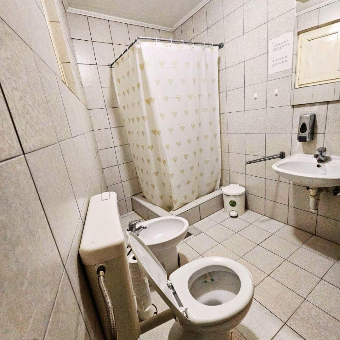 Prenociste Chardak Hotell Tuzla Eksteriør bilde